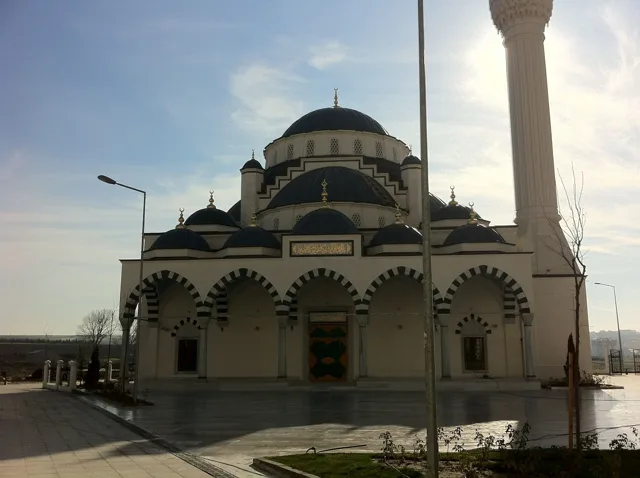 SİLİVRİ 2. ETAP 750 KİŞİLİK KAPASİTELİ CAMİ